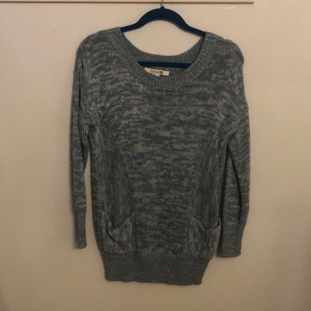 Blue/white knit slouchy sweater